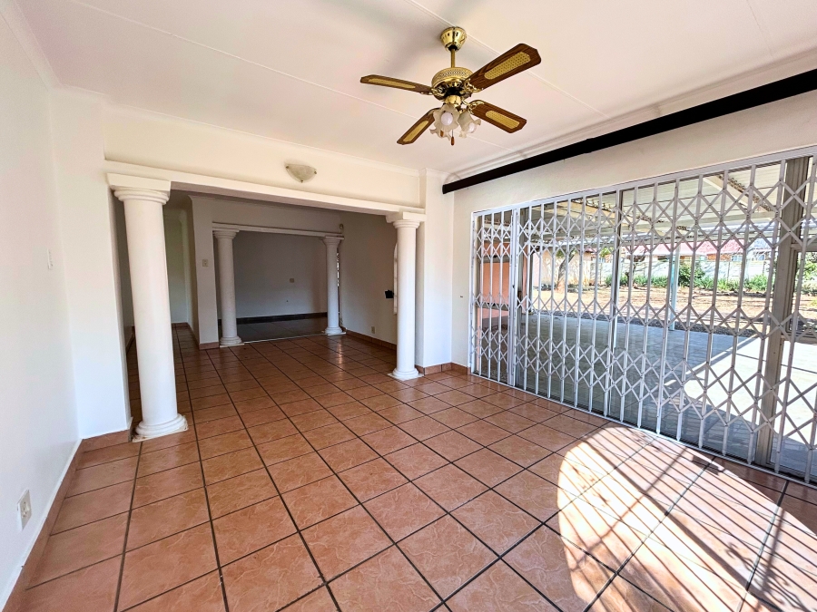 5 Bedroom Property for Sale in Wierda Park Gauteng