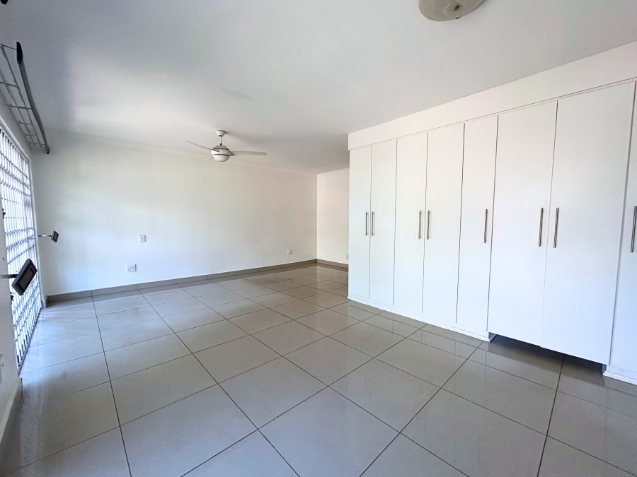5 Bedroom Property for Sale in Wierda Park Gauteng