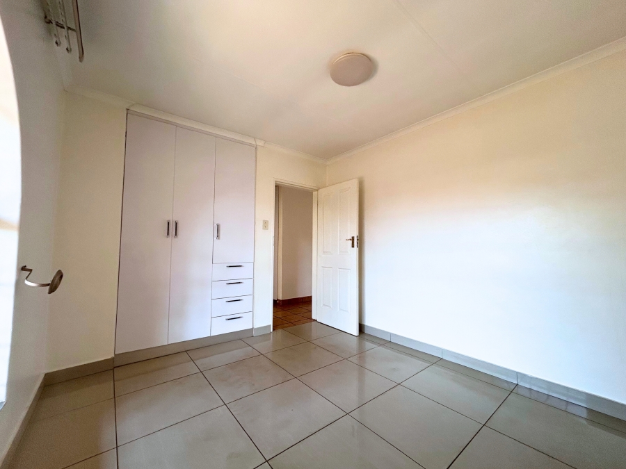 5 Bedroom Property for Sale in Wierda Park Gauteng