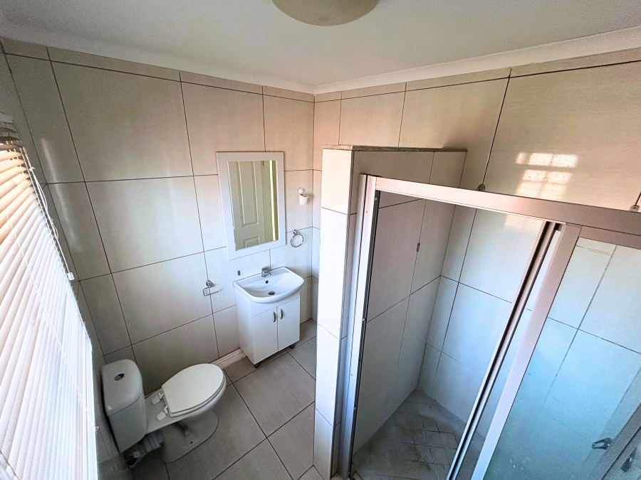 5 Bedroom Property for Sale in Wierda Park Gauteng