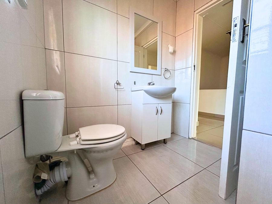 5 Bedroom Property for Sale in Wierda Park Gauteng