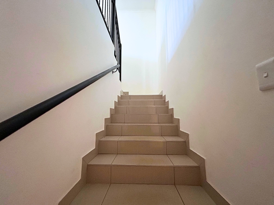 5 Bedroom Property for Sale in Wierda Park Gauteng