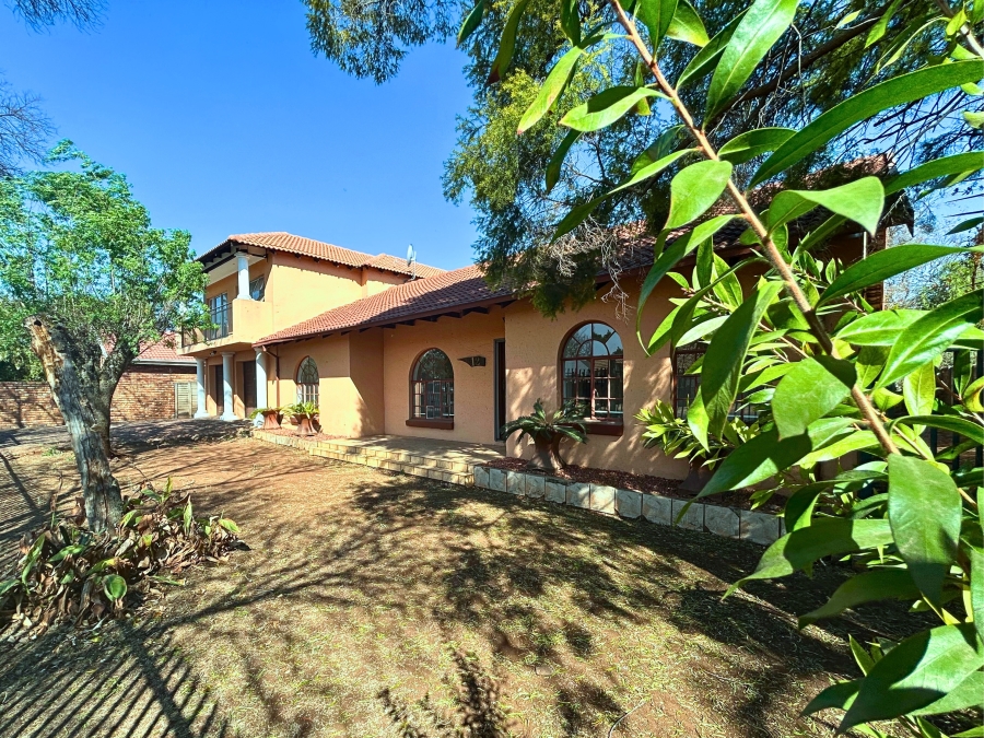 5 Bedroom Property for Sale in Wierda Park Gauteng