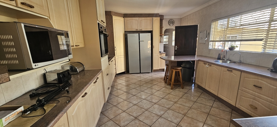 4 Bedroom Property for Sale in Brackenhurst Gauteng