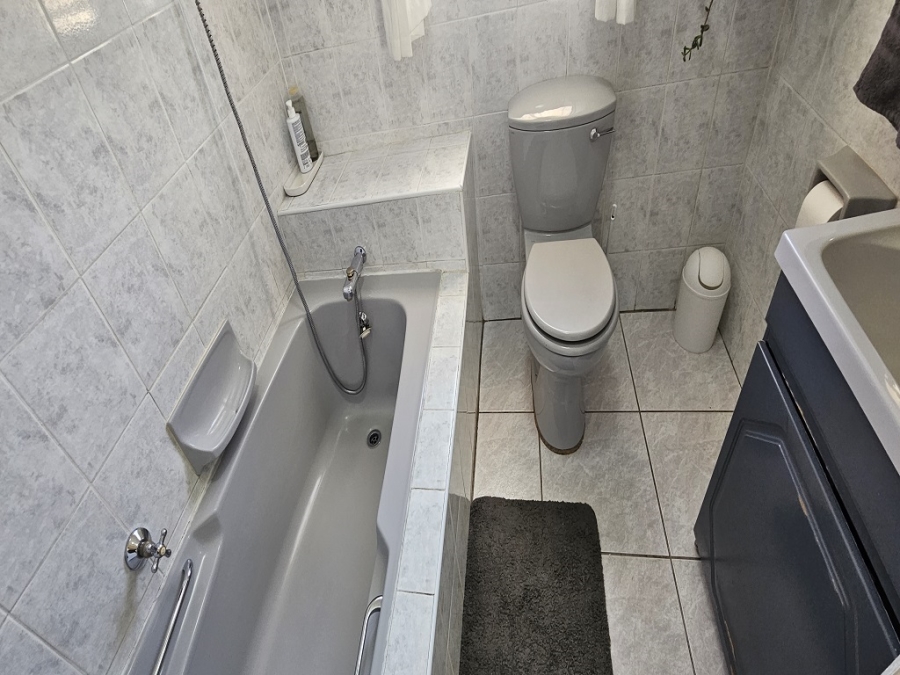 4 Bedroom Property for Sale in Brackenhurst Gauteng