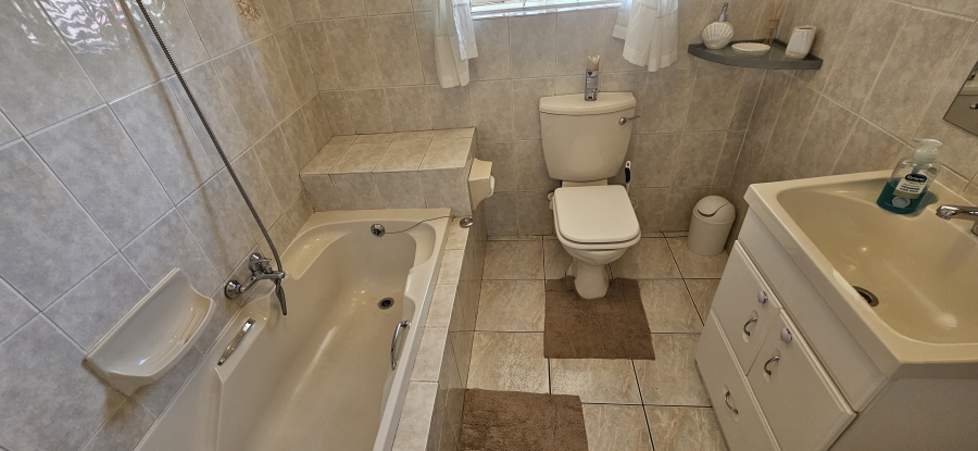 4 Bedroom Property for Sale in Brackenhurst Gauteng