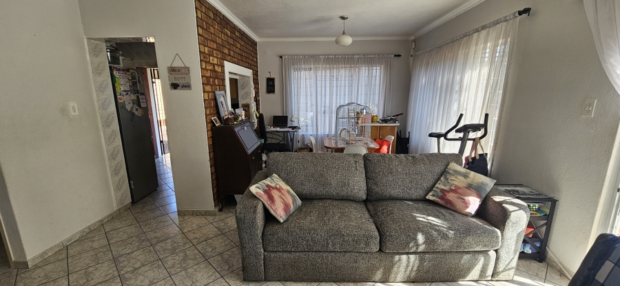 4 Bedroom Property for Sale in Brackenhurst Gauteng
