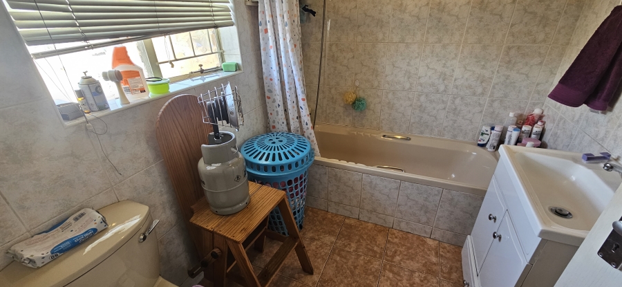 4 Bedroom Property for Sale in Brackenhurst Gauteng