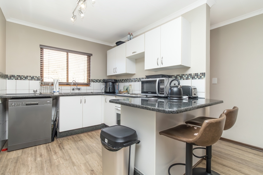 3 Bedroom Property for Sale in Robindale Gauteng