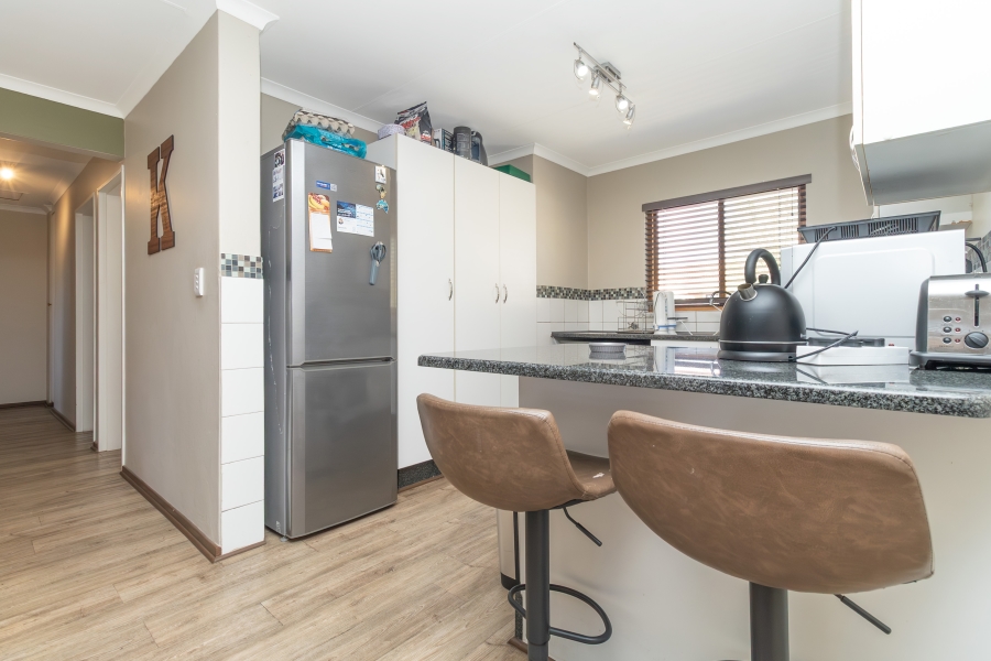 3 Bedroom Property for Sale in Robindale Gauteng