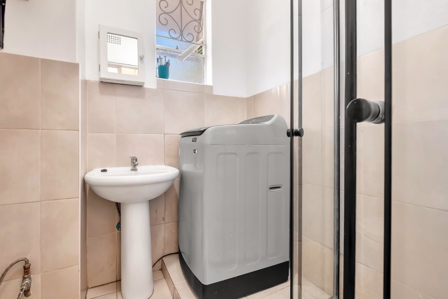 1 Bedroom Property for Sale in Windsor East Gauteng