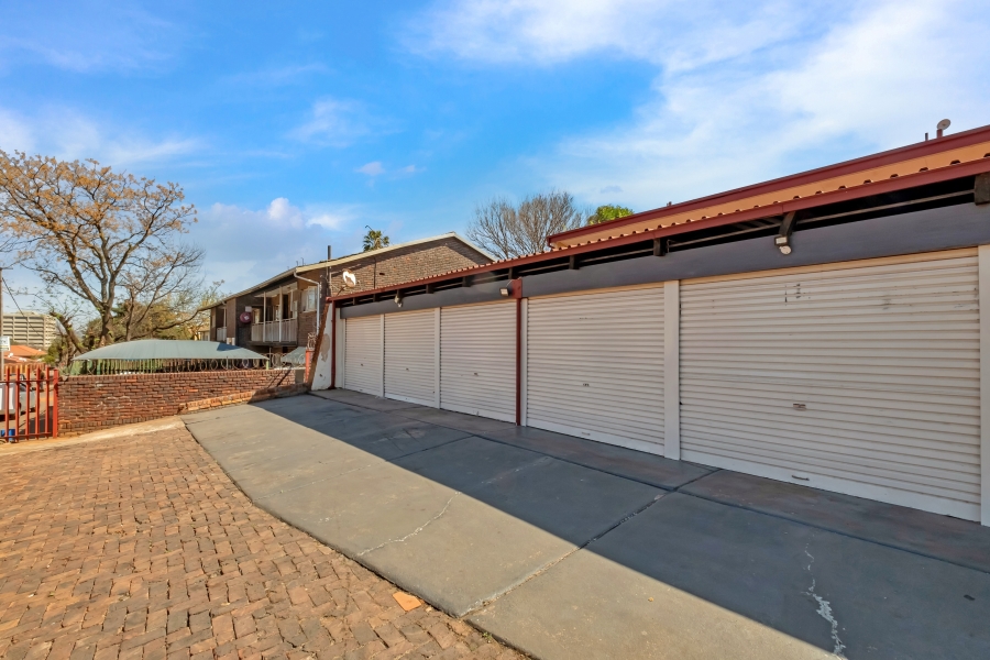 1 Bedroom Property for Sale in Windsor East Gauteng