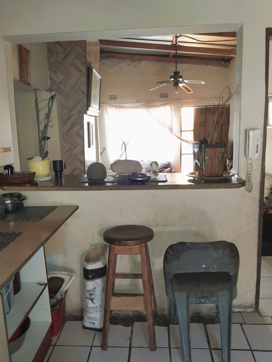 6 Bedroom Property for Sale in Chloorkop Gauteng