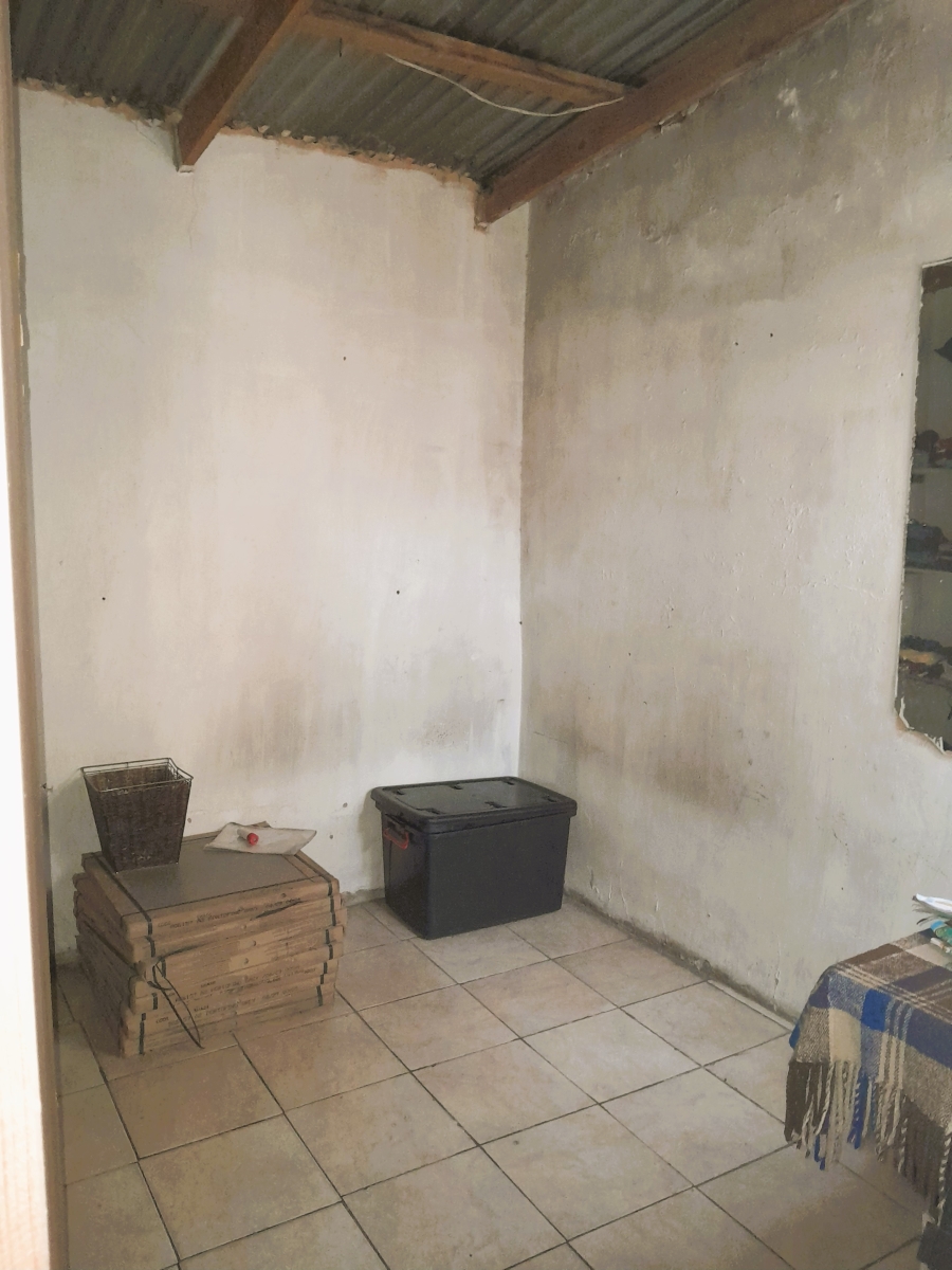 6 Bedroom Property for Sale in Chloorkop Gauteng