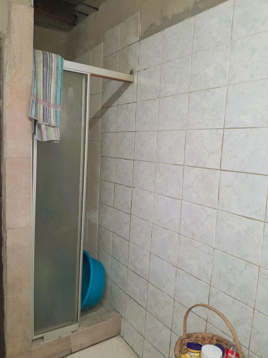6 Bedroom Property for Sale in Chloorkop Gauteng