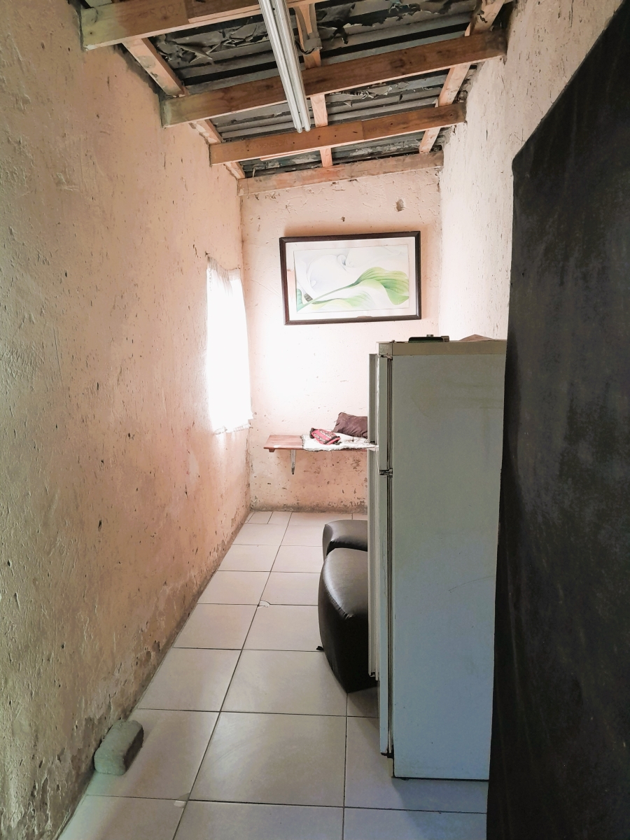 6 Bedroom Property for Sale in Chloorkop Gauteng