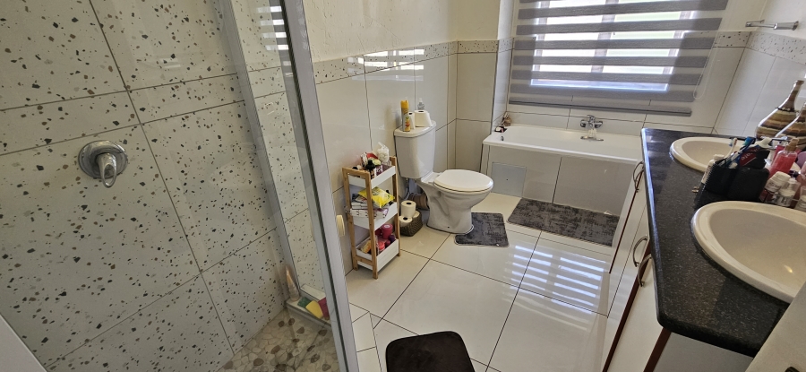 3 Bedroom Property for Sale in Meyersdal Gauteng