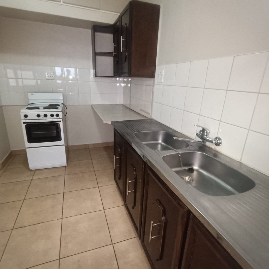 To Let 1 Bedroom Property for Rent in Emmarentia Gauteng