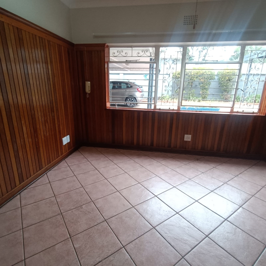 To Let 1 Bedroom Property for Rent in Emmarentia Gauteng