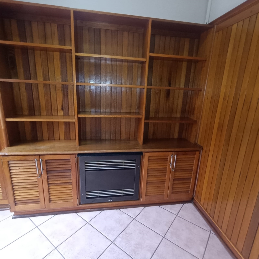 To Let 1 Bedroom Property for Rent in Emmarentia Gauteng