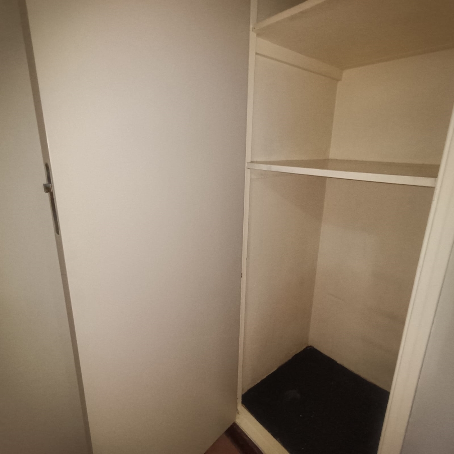 To Let 1 Bedroom Property for Rent in Emmarentia Gauteng