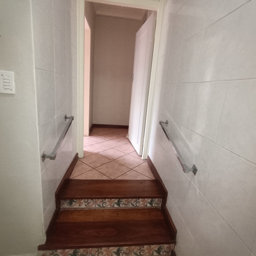 To Let 1 Bedroom Property for Rent in Emmarentia Gauteng