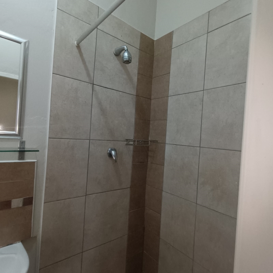 To Let 1 Bedroom Property for Rent in Emmarentia Gauteng