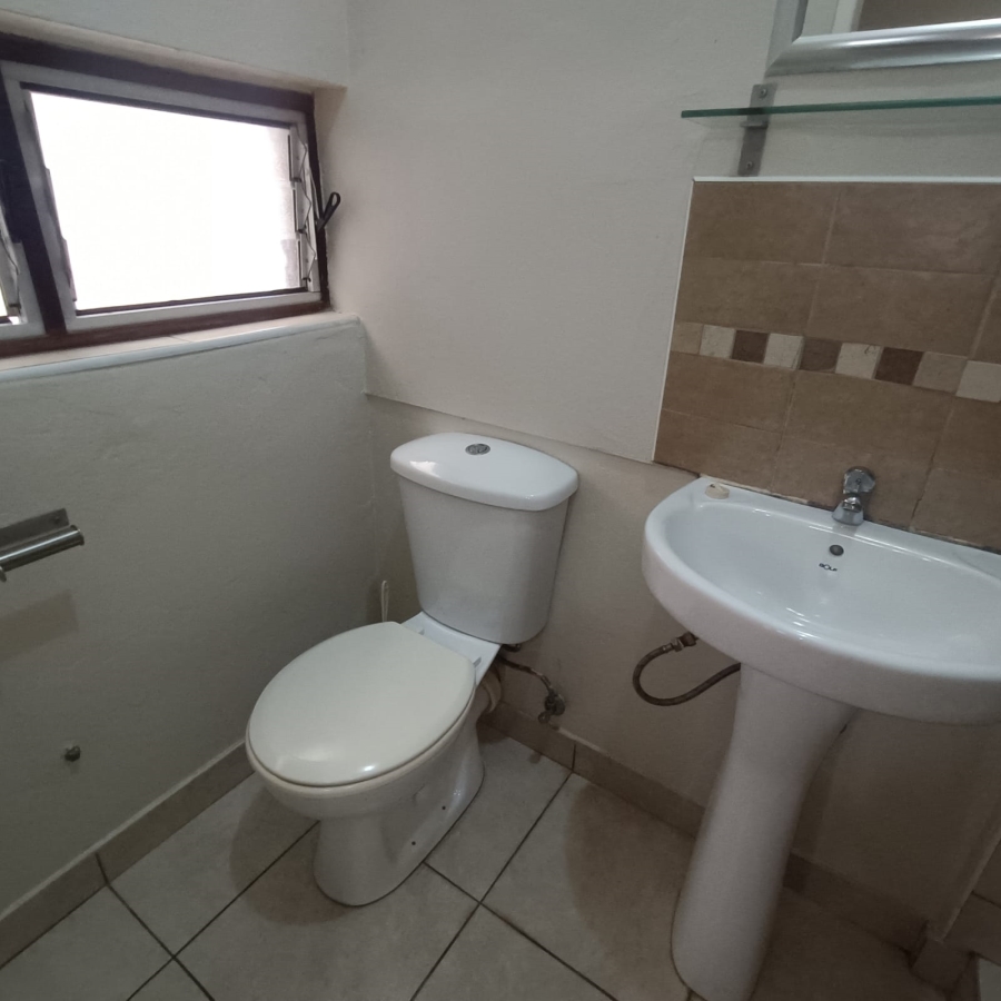 To Let 1 Bedroom Property for Rent in Emmarentia Gauteng