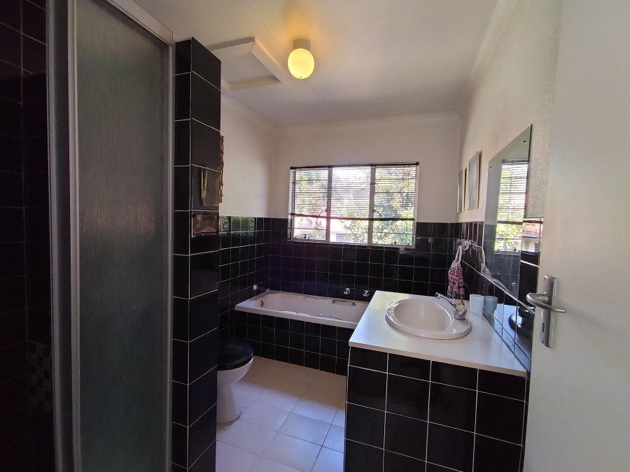 4 Bedroom Property for Sale in Florida Glen Gauteng