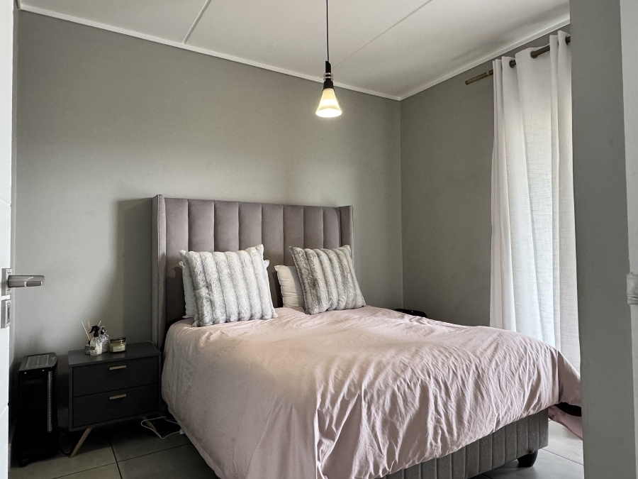 1 Bedroom Property for Sale in Waterfall Gauteng