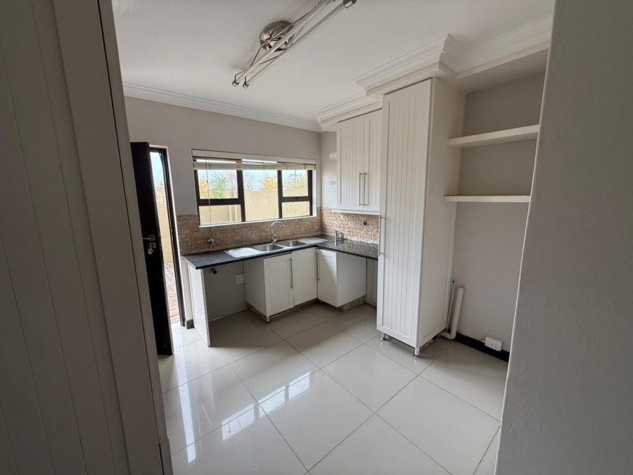 4 Bedroom Property for Sale in Knopjeslaagte AH Gauteng