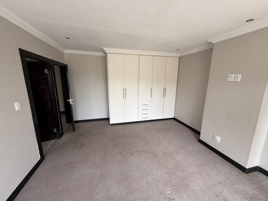 4 Bedroom Property for Sale in Knopjeslaagte AH Gauteng