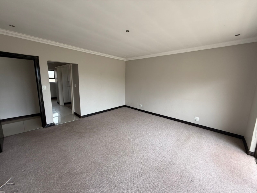 4 Bedroom Property for Sale in Knopjeslaagte AH Gauteng