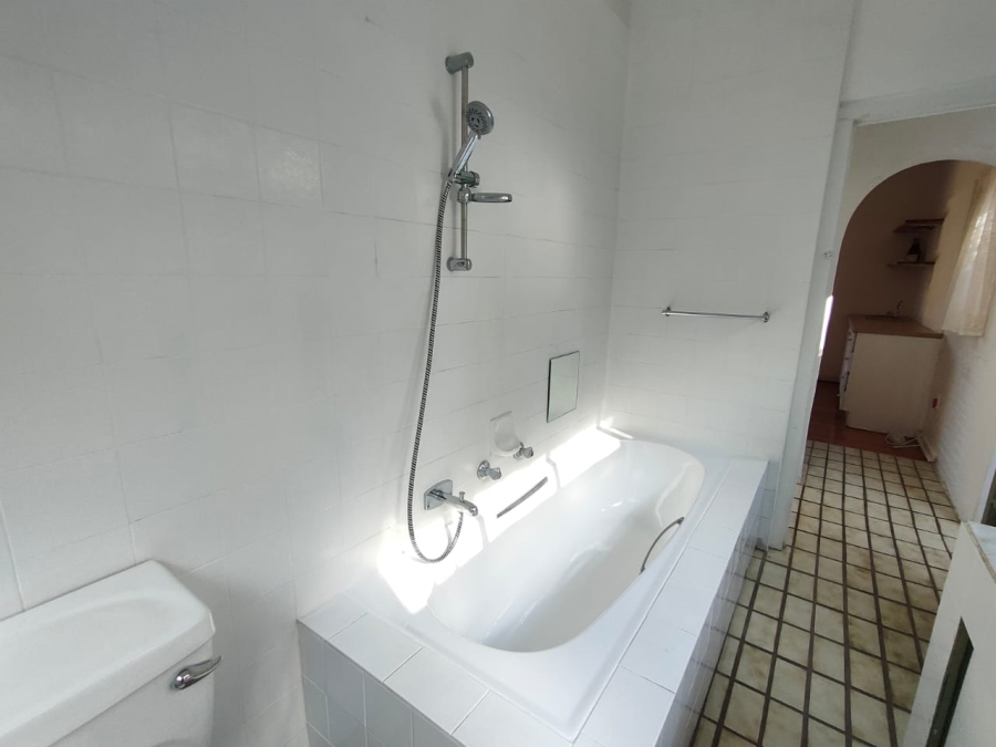 To Let 1 Bedroom Property for Rent in Linden Gauteng