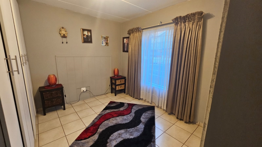 1 Bedroom Property for Sale in Brenthurst Gauteng