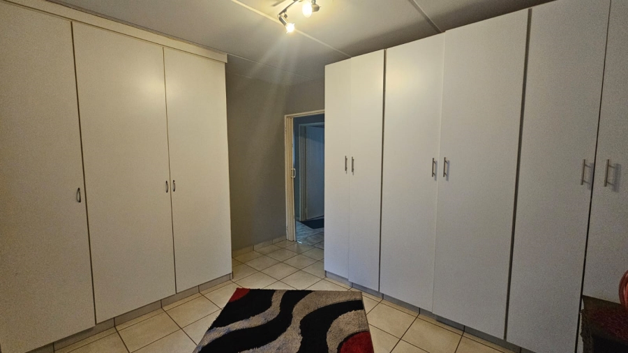 1 Bedroom Property for Sale in Brenthurst Gauteng