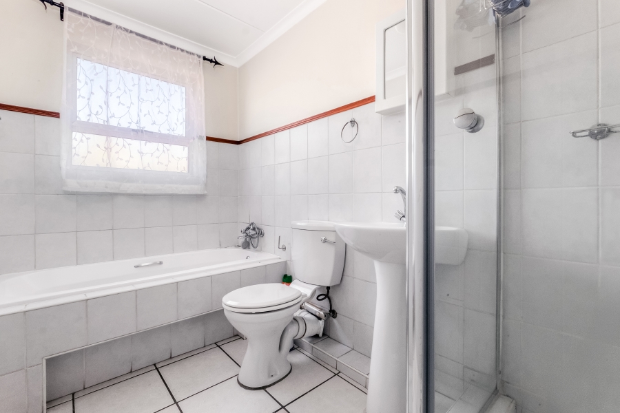 To Let 2 Bedroom Property for Rent in Sunninghill Gauteng