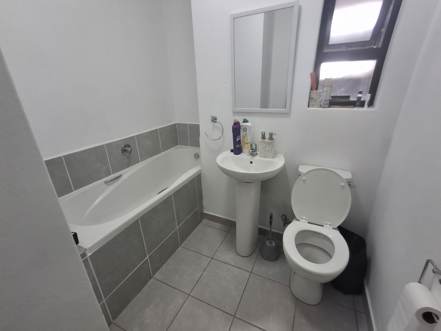 2 Bedroom Property for Sale in Kosmosdal Gauteng