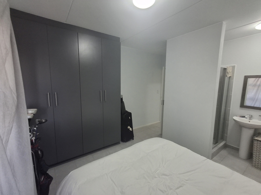 2 Bedroom Property for Sale in Kosmosdal Gauteng