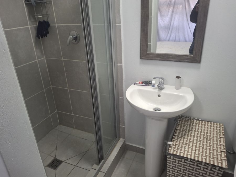 2 Bedroom Property for Sale in Kosmosdal Gauteng