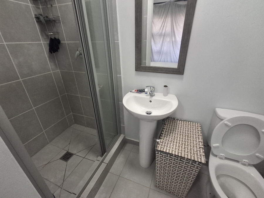 2 Bedroom Property for Sale in Kosmosdal Gauteng
