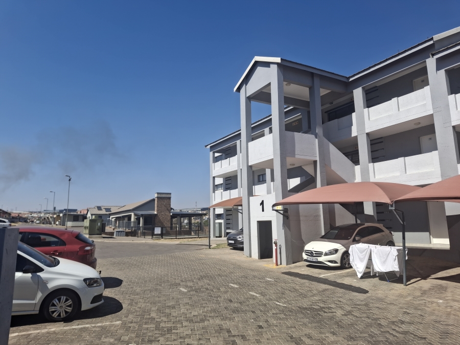 2 Bedroom Property for Sale in Kosmosdal Gauteng