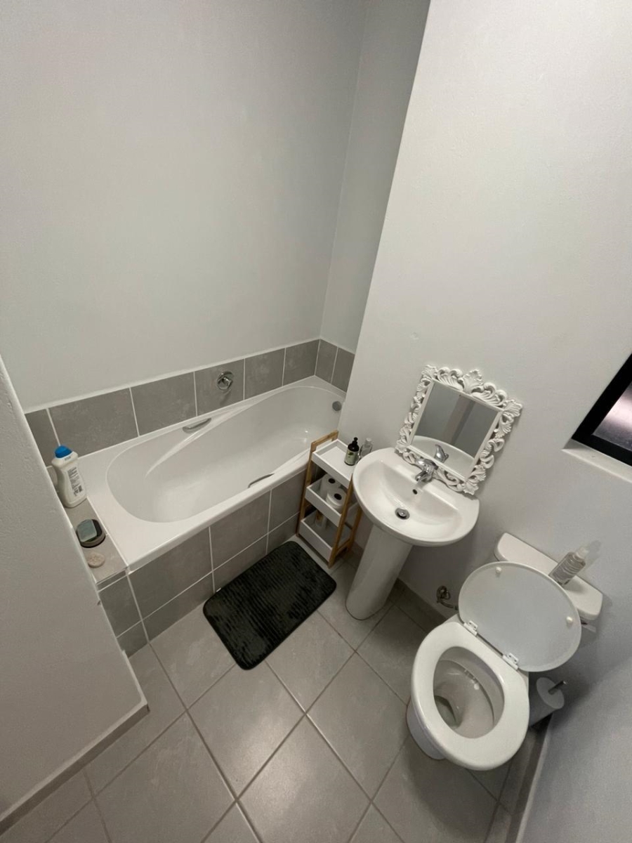 2 Bedroom Property for Sale in Kosmosdal Gauteng