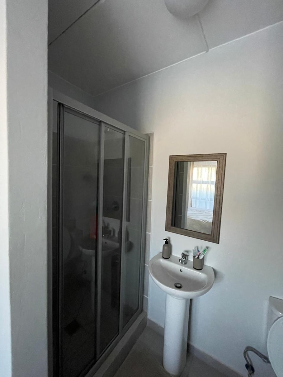 2 Bedroom Property for Sale in Kosmosdal Gauteng
