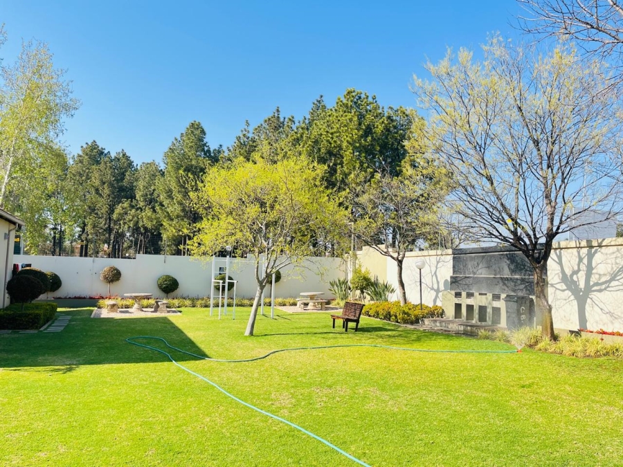 To Let 1 Bedroom Property for Rent in Broadacres Gauteng