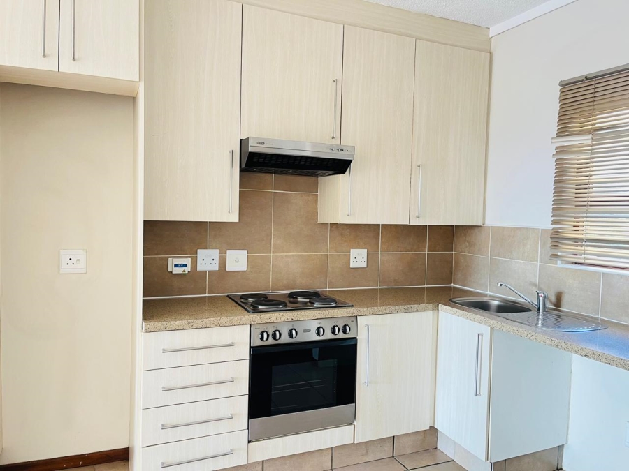 To Let 1 Bedroom Property for Rent in Broadacres Gauteng