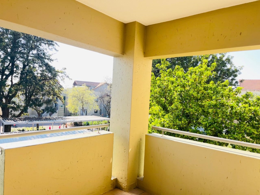 To Let 1 Bedroom Property for Rent in Broadacres Gauteng