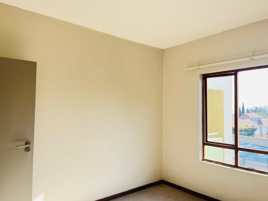 To Let 1 Bedroom Property for Rent in Broadacres Gauteng