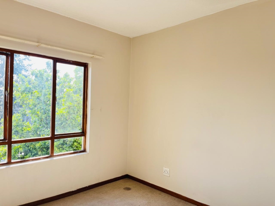 To Let 1 Bedroom Property for Rent in Broadacres Gauteng