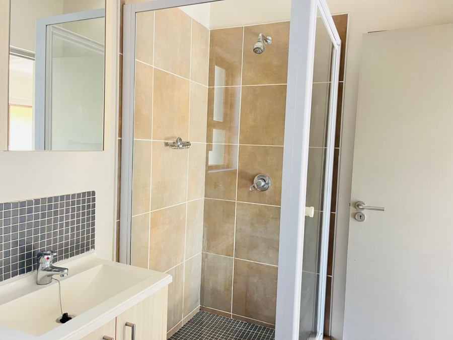 To Let 1 Bedroom Property for Rent in Broadacres Gauteng